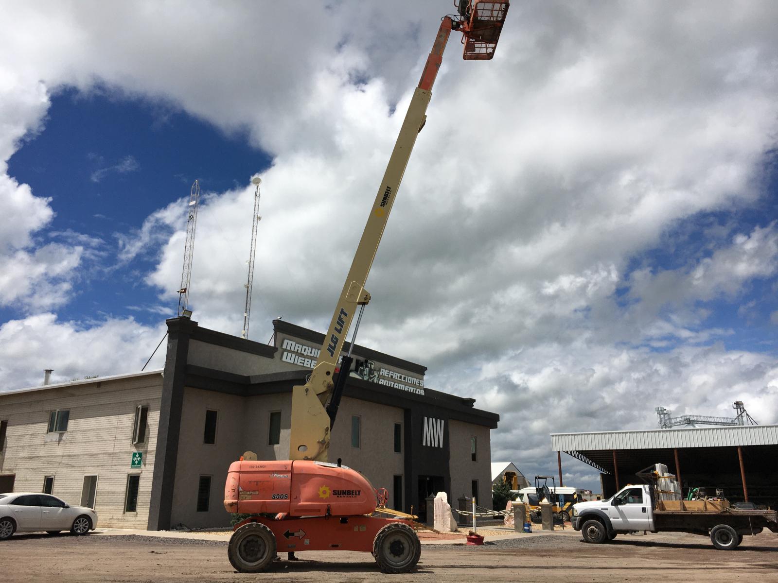 JLG 800S 